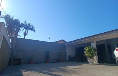 CAS261404 Casa de Alto Padrão no Suarão Itanhaém – 04 Dormitórios a 50m do Mar